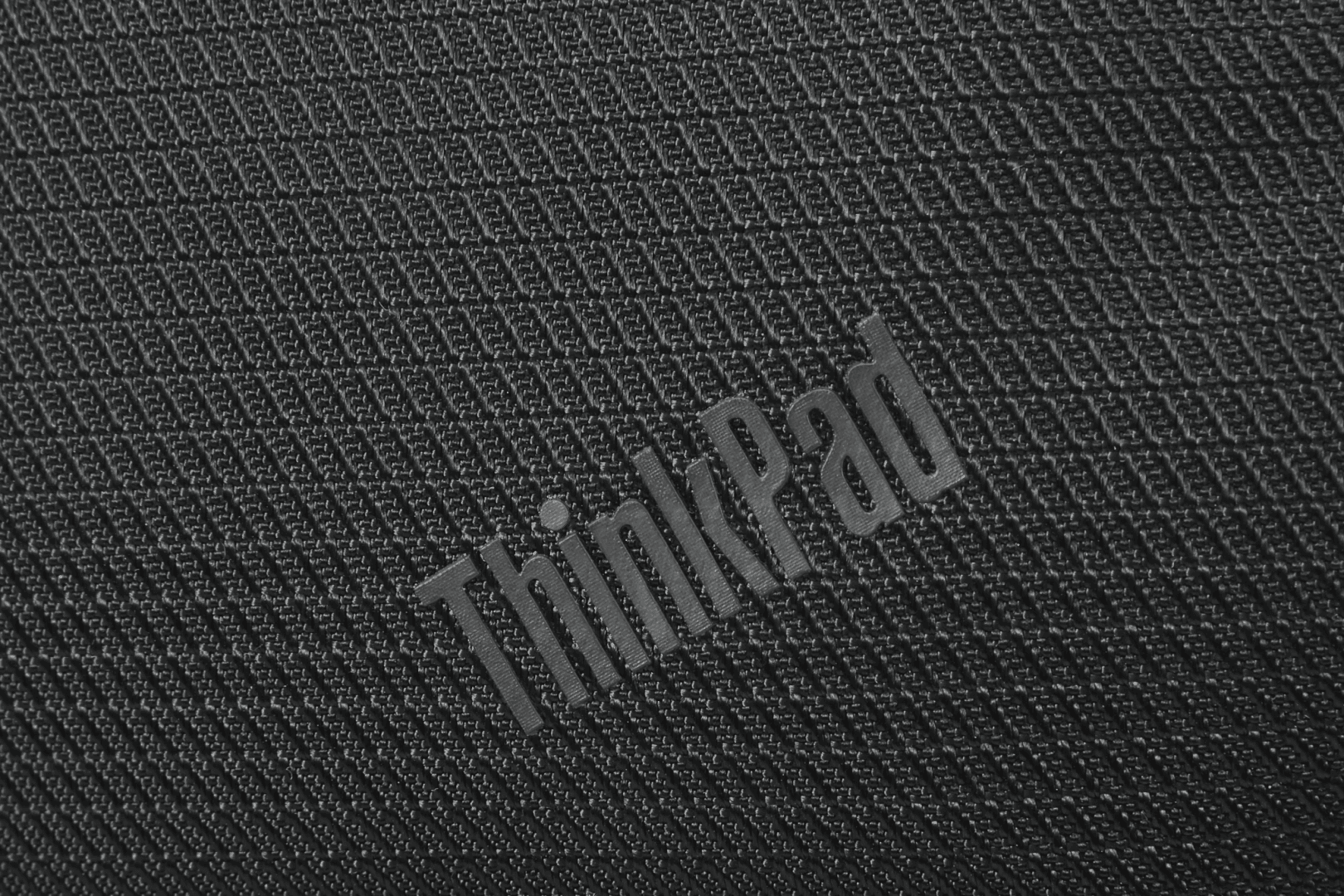 Lenovo ThinkPad Essential 16-inch Topload (Eco), Two main compartments, including - 3
